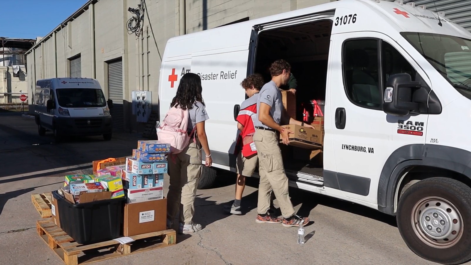 An AmeriCorps NCCC team supporting supply distribution alongside the American Red Cross in Dade City, Fla. 